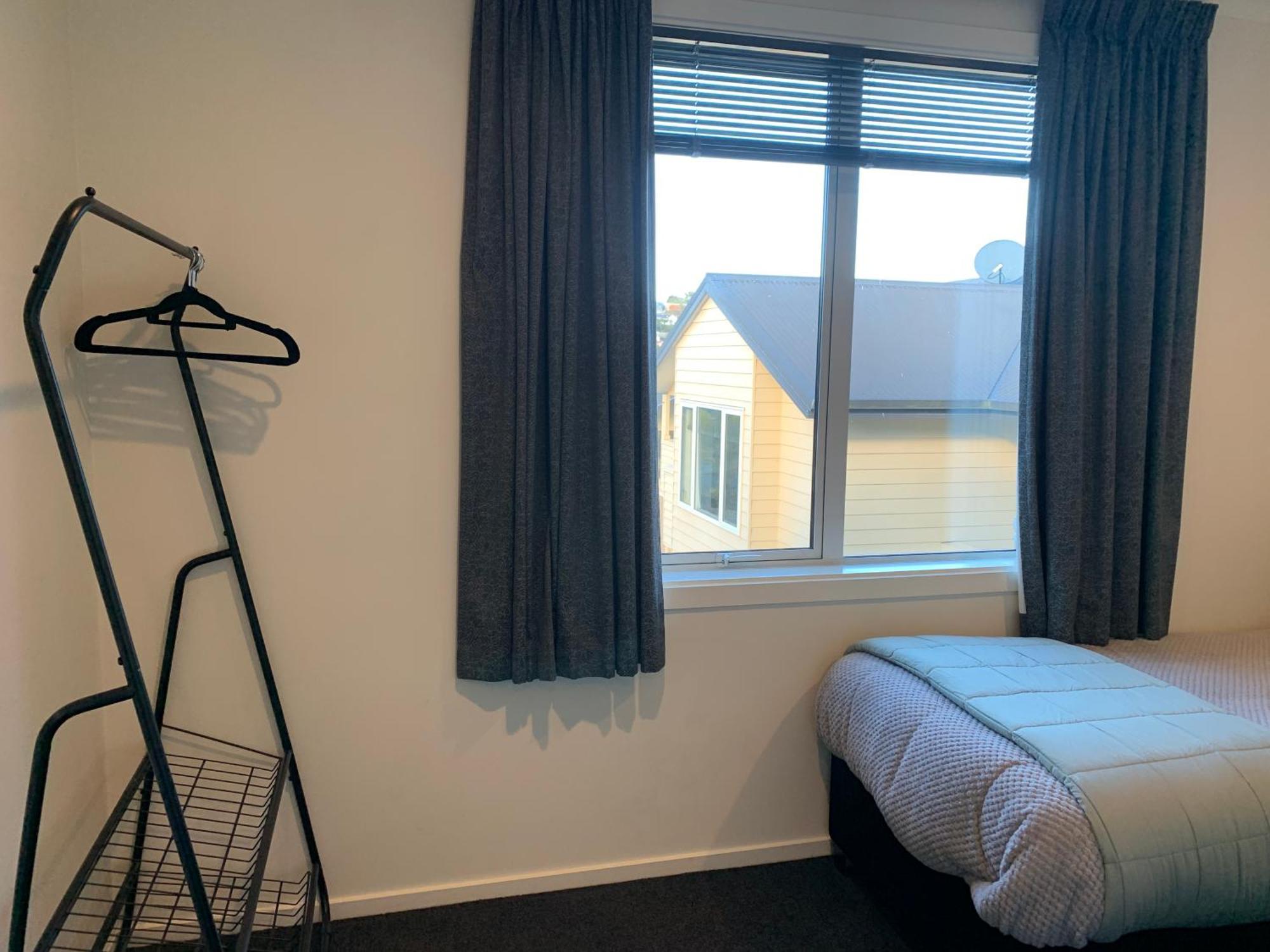 March Apartments Dunedin Room photo