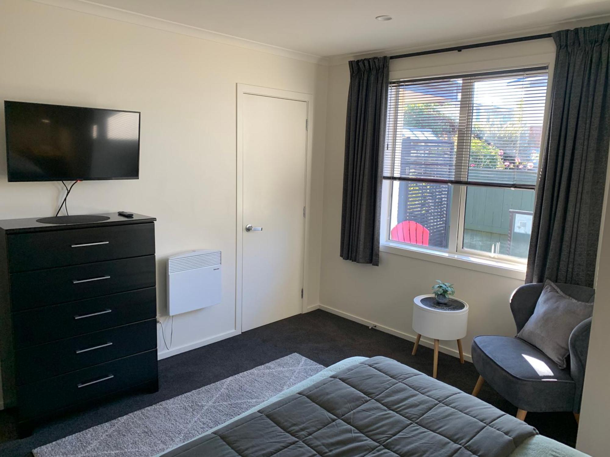 March Apartments Dunedin Room photo