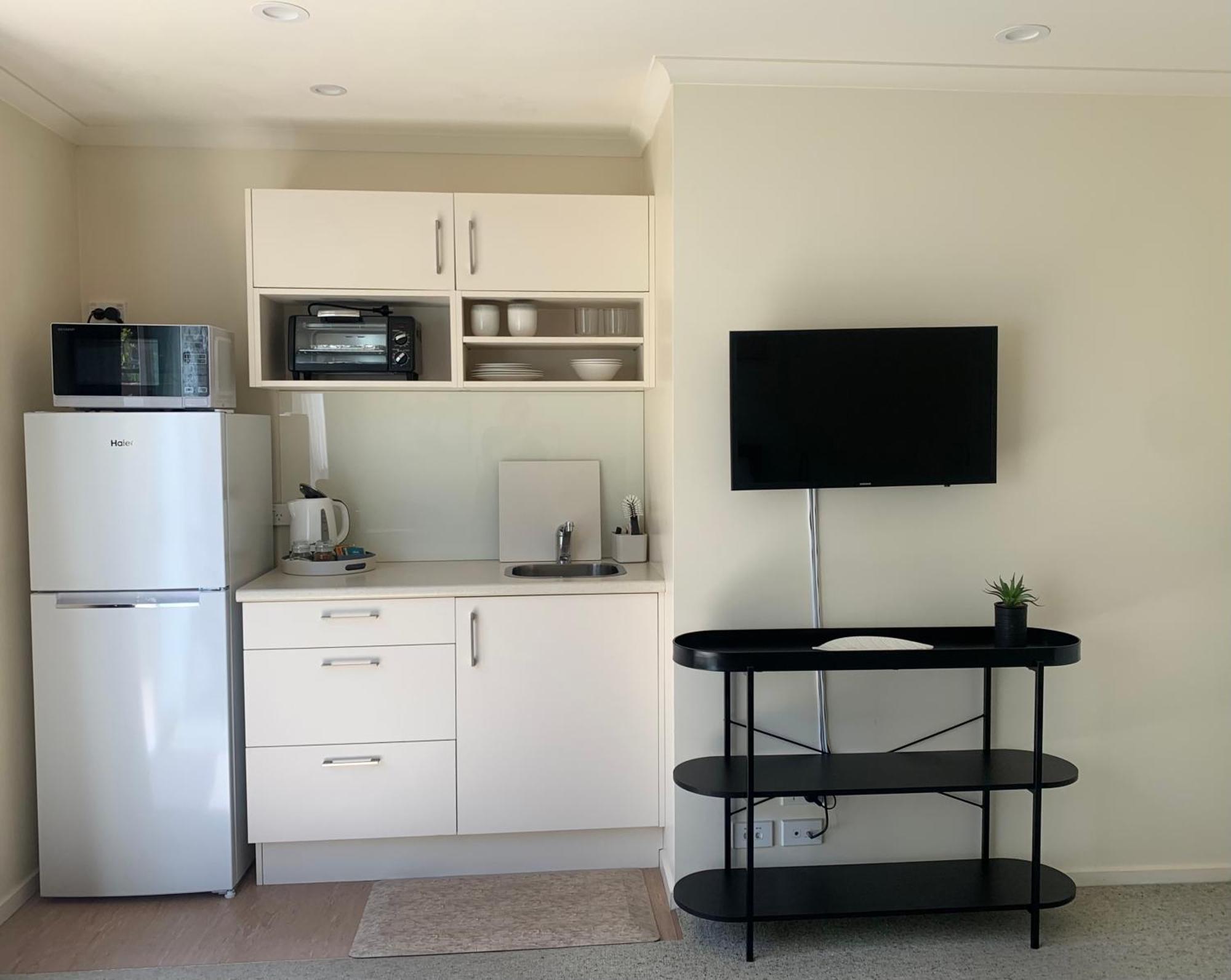 March Apartments Dunedin Room photo