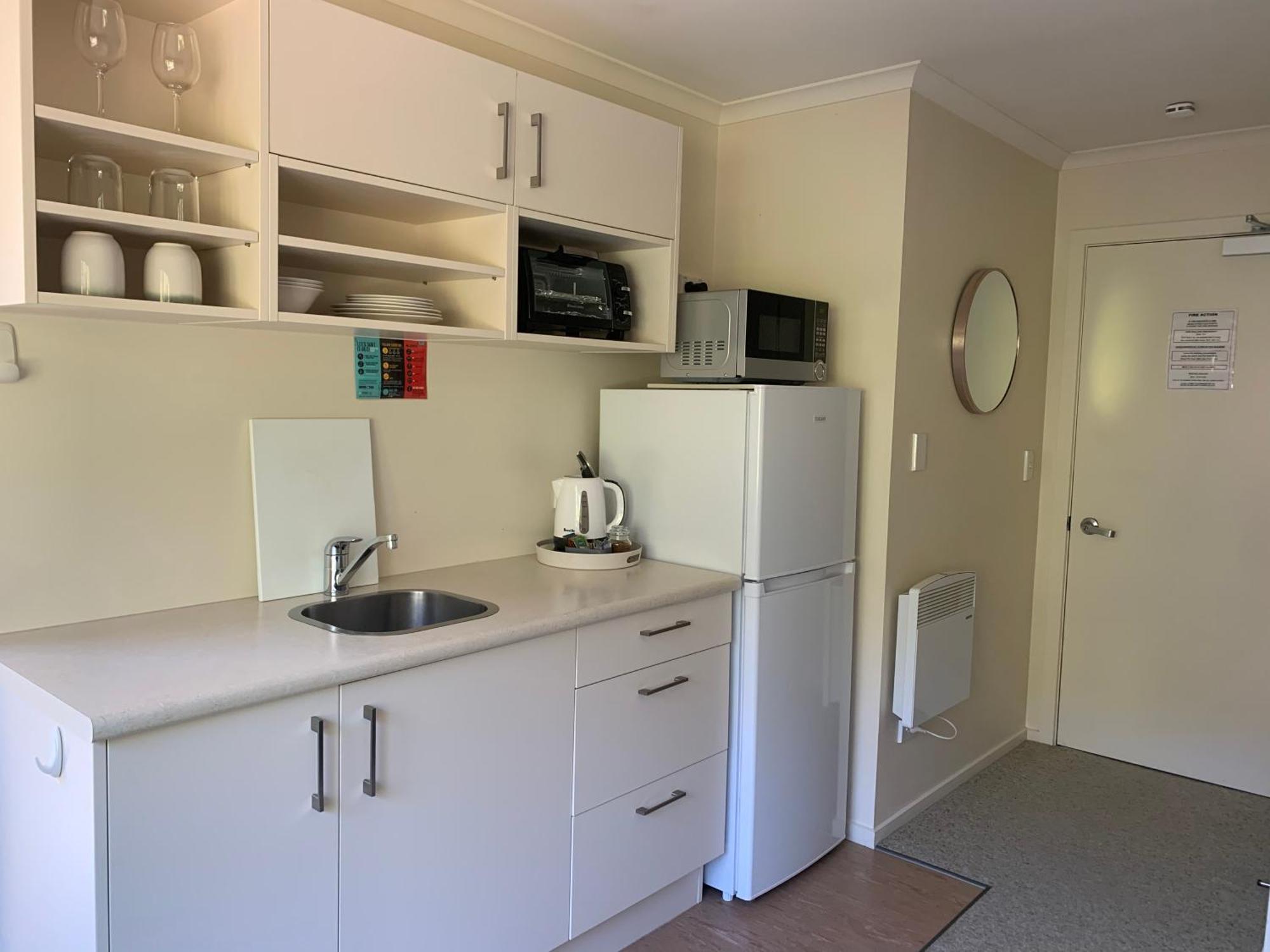 March Apartments Dunedin Room photo
